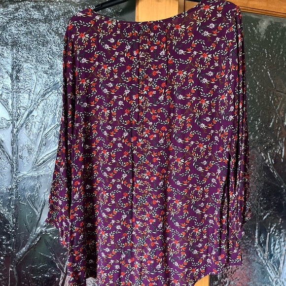 Women’s LS Sonoma Purple floral Top - Picture 4 of 4